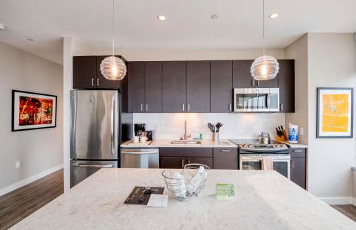 Luxury Apt with Balcony In Seaport - Foto 16