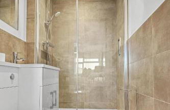 St Martins 2 Bedroom Apartments in Ruislip By 360 Stays - Foto 83