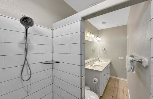 Beachfront 4BR - Tiki Bar, Yard Games, Pet-Friendly - Foto 23