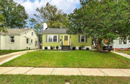 Stylish 4BR Haven: Serene Backyard and Fire Pit - Foto 76