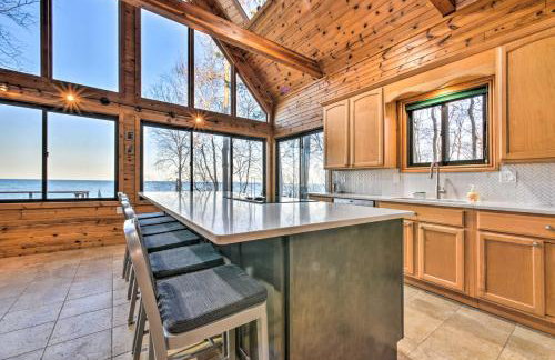 Lakefront Applegate Retreat w/ Private Beach! - Photo 3