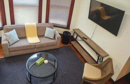 Victorian Cozy Retreat Steps to Cleveland Clinic - Foto 18