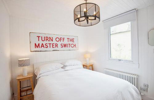 Tin Cabin in peaceful Angus glen - Foto 8