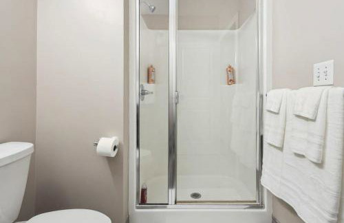 2BR Executive Downtown Apartment by ENVITAE - Foto 45