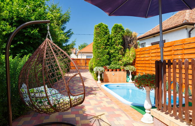 5 bedroom House in Siófok with private pool and garden - Photo 28