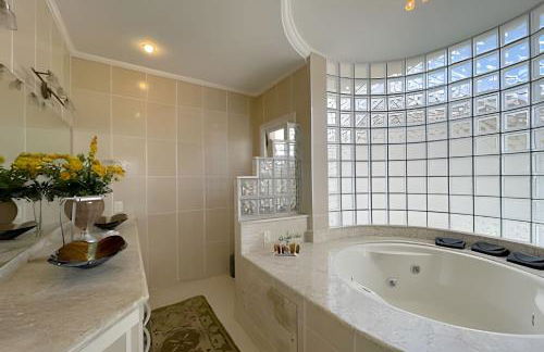 Mansão com Piscina | Conforto e Exclusividade - Foto 17