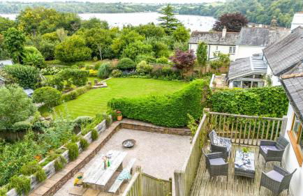 Rocket House - Large family home perched above the river - Foto 48