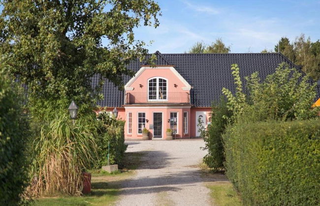 Amazing Holiday Home With Terrace - Photo 16