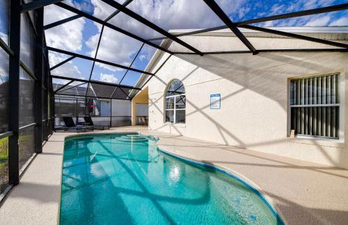 630- 3 Bedroom South facing Home with Pool Drenched in Florida Sunshine Perfect for Families - Foto 6