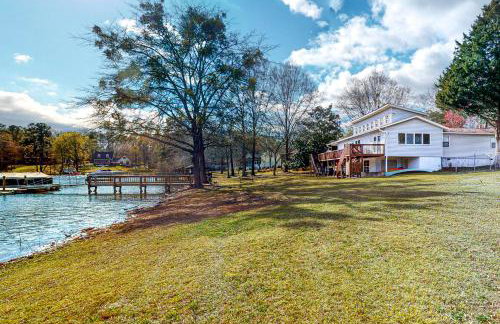 Waterfront Lake Murray Home with Dock Dogs Welcome! - Foto 30