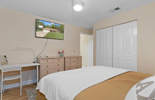 Minutes to boat ramps and beach and private pool! - Foto 54