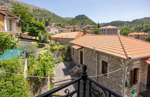 Rustic home in heart of Stemnitsa - Photo 23