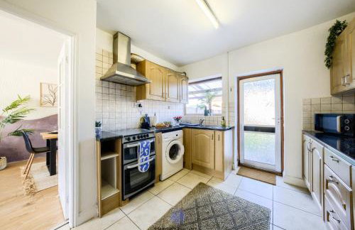 Coventry Spacious Luxury 3 Bed House, Private Parking, Sleeps 8, by EMPOWER HOMES - Foto 14