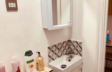 Stunning one bedroom Studio Flat - Photo 1