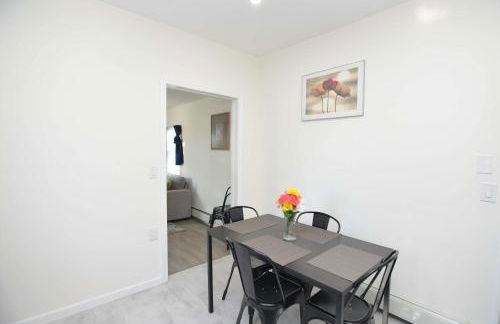 Spacious Home with Parking, Laundry - Near RU, RWJ, NJ Transit - Foto 48