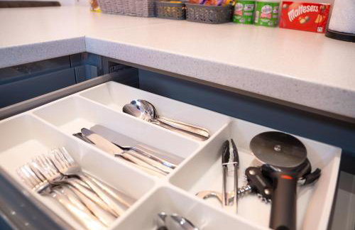The Manchester Haven Sleeps 10 Near City Centre Breakfast hamper included - Photo 50