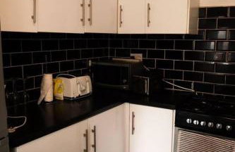 Captivating 3-Bed House in Birmingham - Foto 11