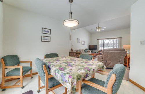 Cozy Mancelona Home Ski, Golf and Snowmobile! - Foto 6