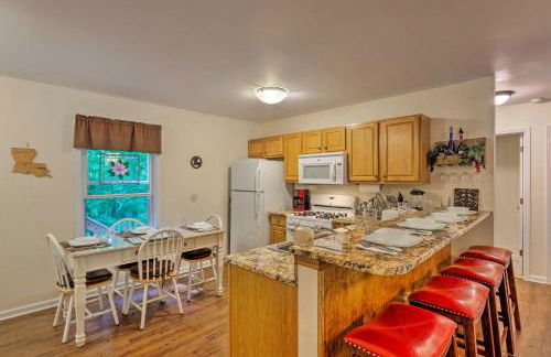 Slopes, Trails and More! Beech Mountain Home with Deck - Foto 8