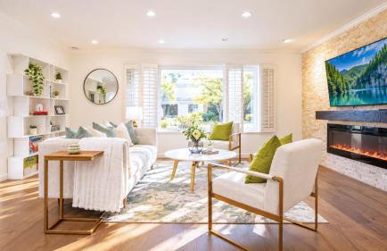 Grand Lux 4BR Prime Location & Serene Yard - Foto 11