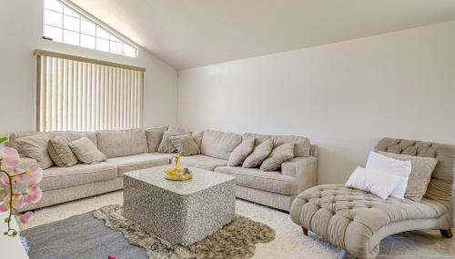 Bay and Hill Views Modern Hercules Home - Foto 5