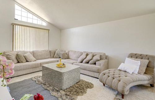 Bay and Hill Views Modern Hercules Home - Foto 5