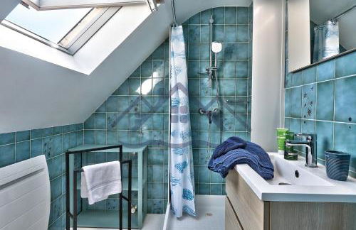 LocaLise - M3A La Maison du pêcheur au Guilvinec - Chambres vue mer - A 20m de la mer située à la pointe de Men Meur - Tout à pied, plage, port, centre, commerces, marché - Wifi inclus - Linge de lit inclus - Jardin clos - En option , ménage et serviettes - Foto 20