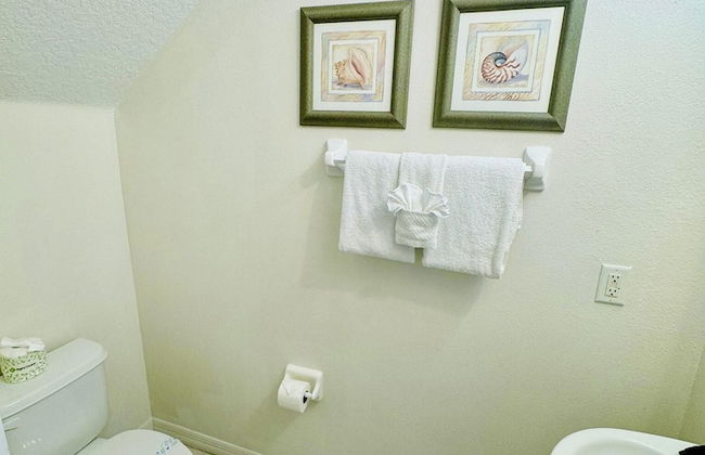 7/6.5 Beautiful Vacation Home With Private Pool, and Much More!! - Foto 12