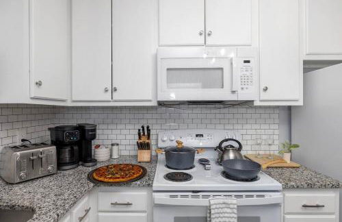 Country Cow Flair with Large TVs, Ample Parking, Nintendo, EV Ready - Photo 35