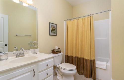 Fireside Retreat Hot Tub, Game Area, Fire Pit & Mountaintop Views! - Foto 42