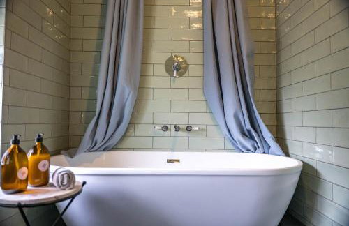 Large Country Cottage, Sleeps 8 - Spa Facilities, Garden Bar, Catering Services, Free Parking, Nature Reserve, Hen Parties - Foto 46