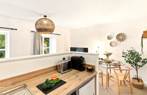 Ye Old Mill - Stylish cosy retreat with parking - Photo 19