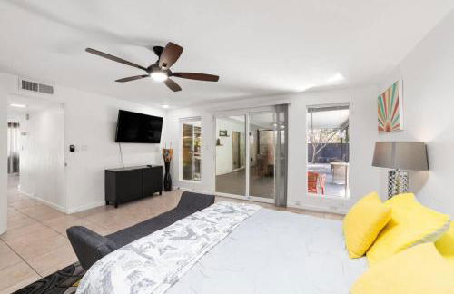 3BR 2BA Home in Palm Springs with Private Pool - Foto 17