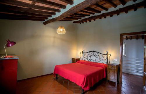 Casale rinnovato immerso nella campagna con splendida piscina privata - Foto 23