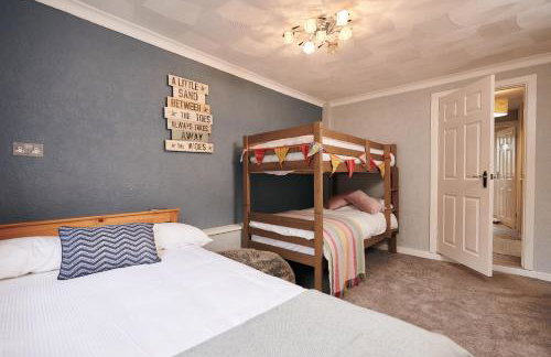 Sea Gem - large holiday cottage in Tenby with private parking - Foto 16