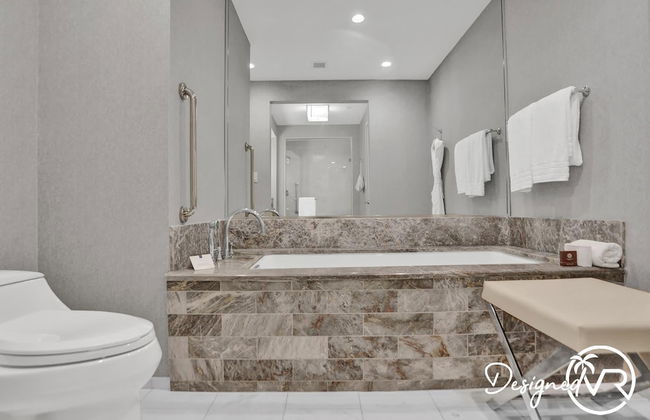 Stunning Beachfront Luxury- Your Perfect Getaway! - Photo 11