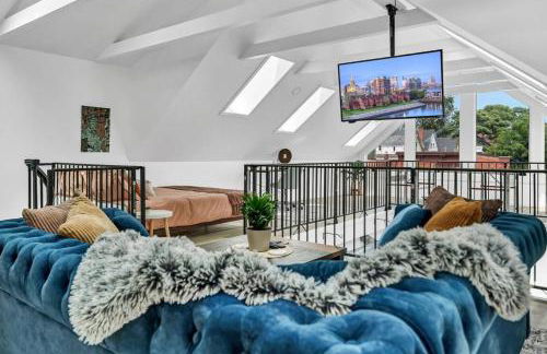 Stylish And Roomy Full House Dtwn - Photo 71