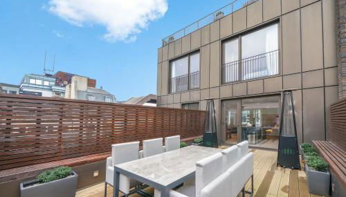 Mayfair Residences - Photo 2