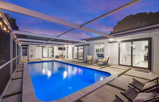 Coastal Retreat Stylish 4 BDR w/ Private Pool! - Foto 33