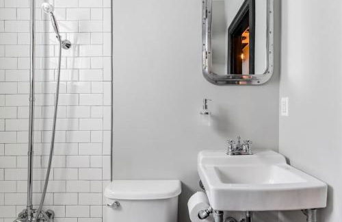 Massive 6BR & 4BA Private Duplex Townhouse Central - Foto 48