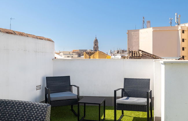 1 bed Superior Holidays2Malaga - Photo 18