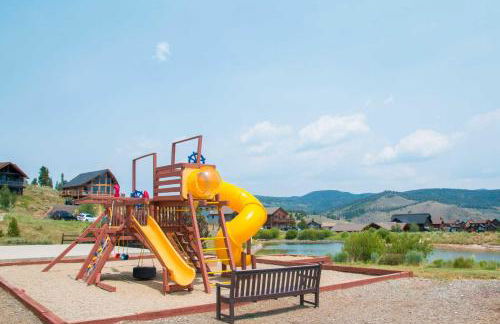 Luxe Rocky Mtn Retreat with Hot Tub - By Winter Park - Foto 28