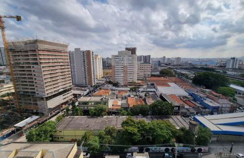 Ap10 Prático, confortável com wifi, piscina, rooftoop e academia em frente ao Metrô - Photo 26