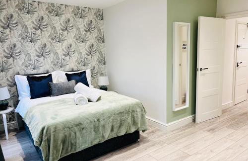 Spacious Ealing Broadway 1Bed Flat - Terrace & Near Tube - Foto 1