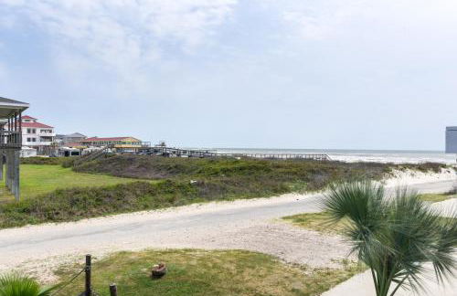 Walk to Gulf Surfside Beach Home with Deck - Photo 2