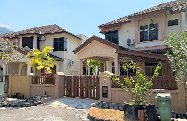 OYO 90199 Homely&cozy House - Foto 18