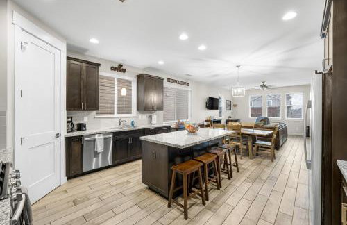 Modern Flagstaff Getaway with Mountain Charm. - Foto 13