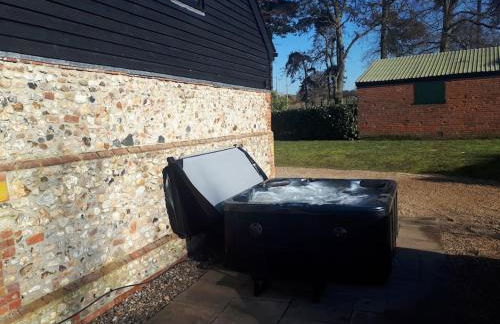 Marshlands House, Sleeps 16 - Country barn with hot tub - Foto 11