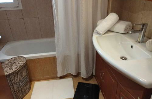 Istamos apartment - Photo 14