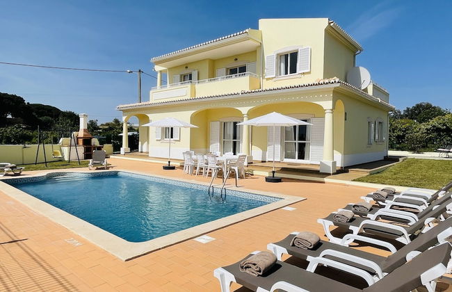 Lara Lima CIP - Photo 38